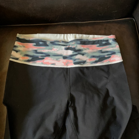 Size 4 black leggings with cute camo waistband. No tears or snags - Picture 2 of 2